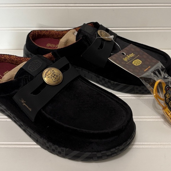 HEY DUDE X HARRY POTTER Hogwarts Wally Hufflepuff Loafer Shoes Mens Size 11 NEW main image 4